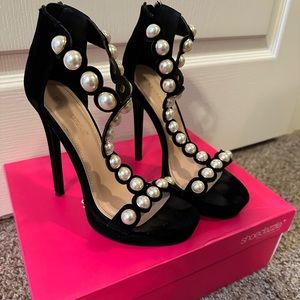Shoe Dazzle Cassy Pumps